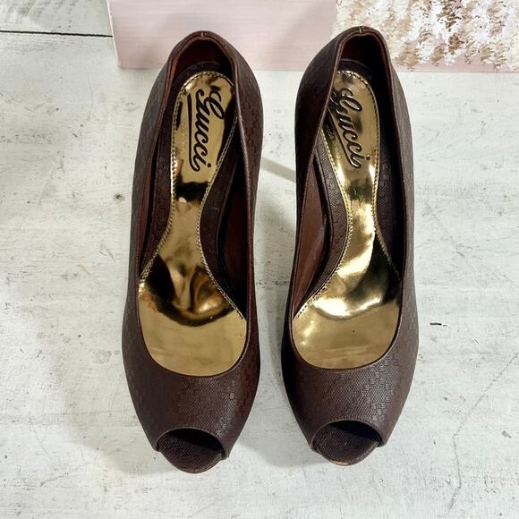 Gucci Leather Slip On Peep Toe Stilettos Pump Dark Brown Women's Size 38.5/8 - Picture 1 of 7
